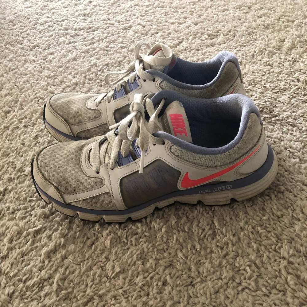 2/$10 item Nike Dual Fusion ST 2
